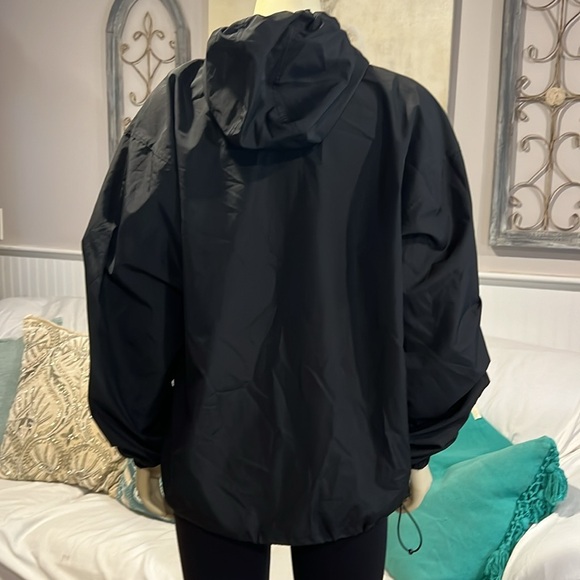 Champion wind breaker - Picture 3 of 3